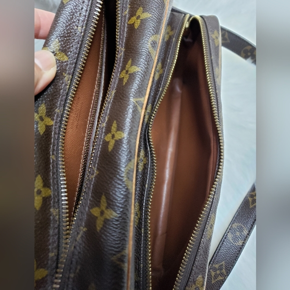 Louis Vuitton Nile 28 - Picture 5 of 7